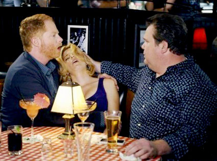 Jesse Tyler Ferguson, Eric Stonestreet, Elizabeth Banks, Modern Family Jesse Tyler Ferguson, Eric Stonestreet, Elizabeth Banks, Modern Family